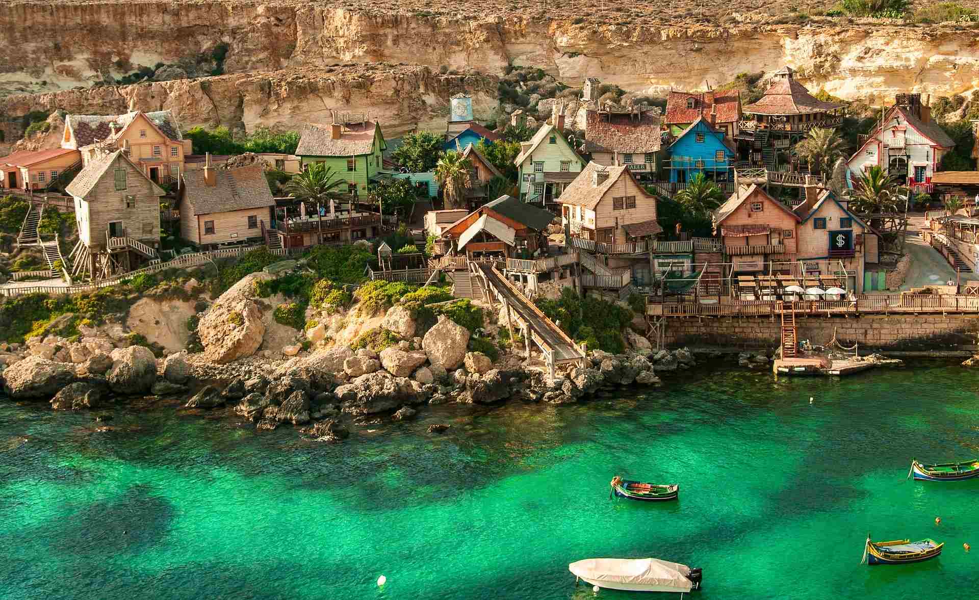 In Bild von der Stadt Malta und dem Meer